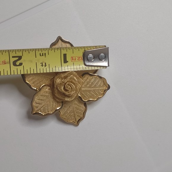 Lightweight Gold Tone Metal Mesh Rose Brooch - Picture 16 of 16